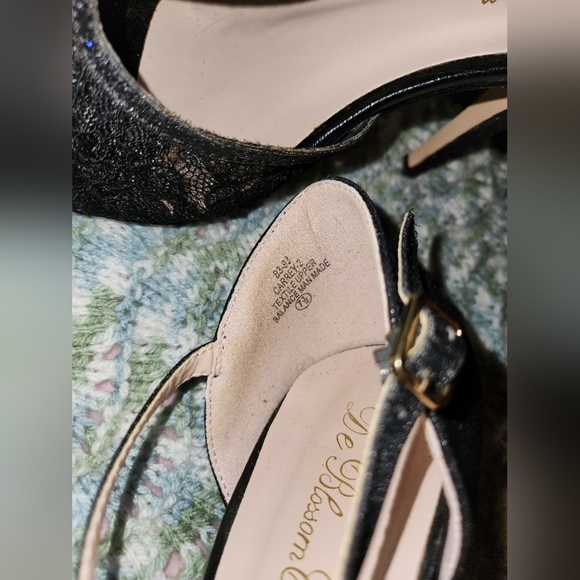 Glittery Blackwith lace high heels 7.5 - Picture 4 of 7